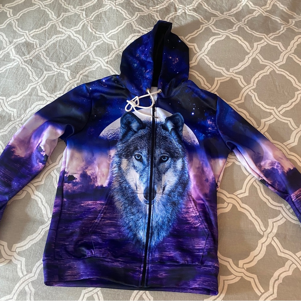 NWOT lightweight wolf sweatshirt